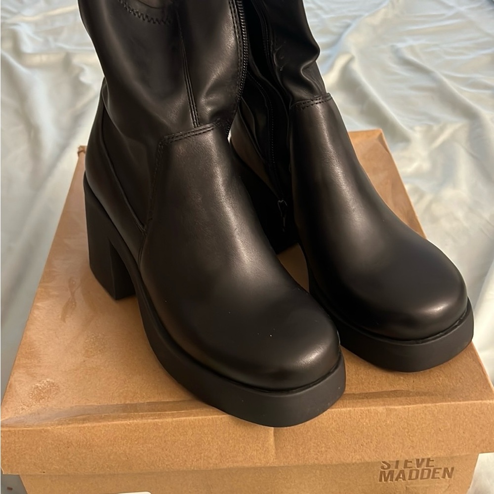 Steve Madden Zeldie Black Leather Heeled Boots with Chunky Platform